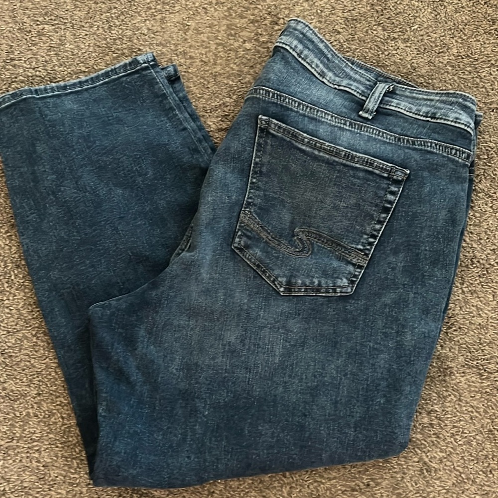 Like new Silver Jeans. Cropped.